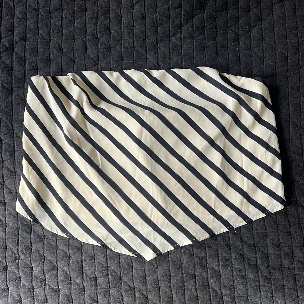 Abercrombie & Fitch Black & White Scarf Top